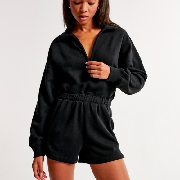 Abercrombie & Fitch Pants - Abercrombie & Fitch Long-Sleeve Fleece Romper
